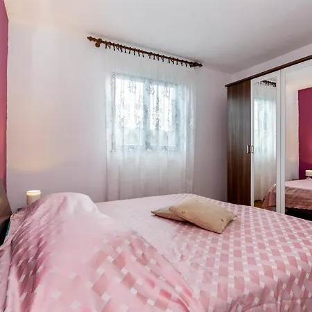 Vinez By 22estates Apartment